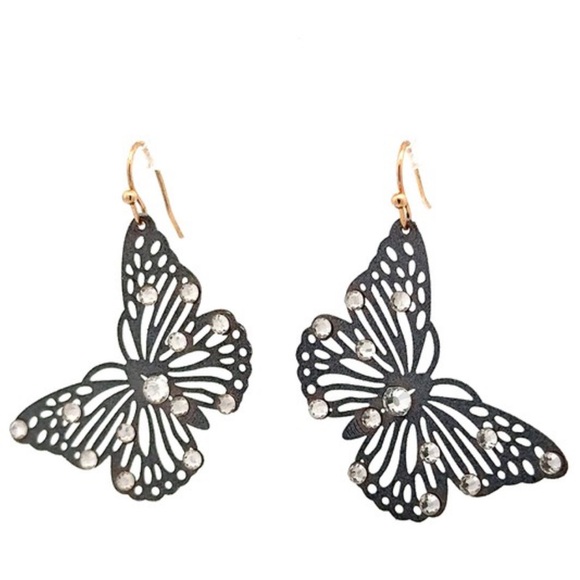 NWT! Sale 🎉 Gray Rhinestone Metal
Lightweight Butterfly Fish Hook Earrings - Picture 4 of 6